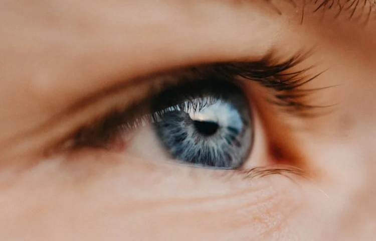 Symptoms of Laser Eye Damage