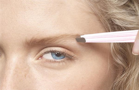 How to Pluck Your Eyebrows